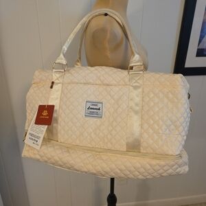 Lovevook Ivory Quilted Duffel Carry On Double Handle Satchel + Toiletry Case NWT